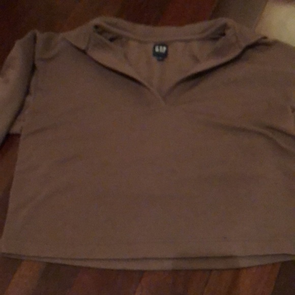 Gap size extra small. V-neck sweater slightly cropped purple. Like new. - Picture 3 of 3